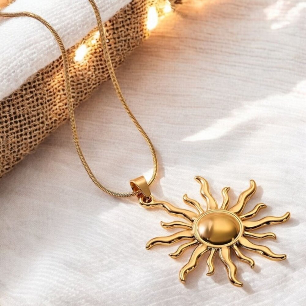 Elegant Gold Sun Pendant Necklace - Picture 3 of 9